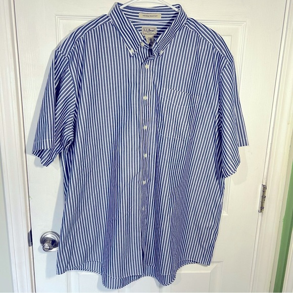 LL Bean Blue & White Striped short sleeve button down size XL. Wrinkle Resistant - Picture 1 of 7
